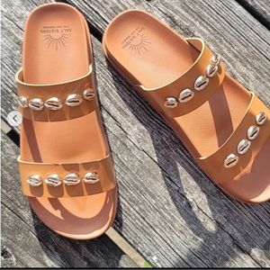 Shell slide sandal size 7/8 - never worn